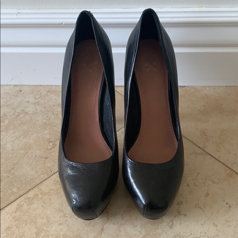 Vince Camuto black closed toe heels